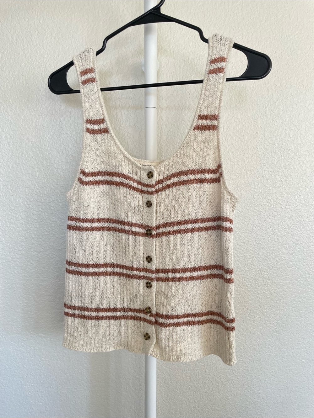 The General Good Ribbed Button Front Tank Medium